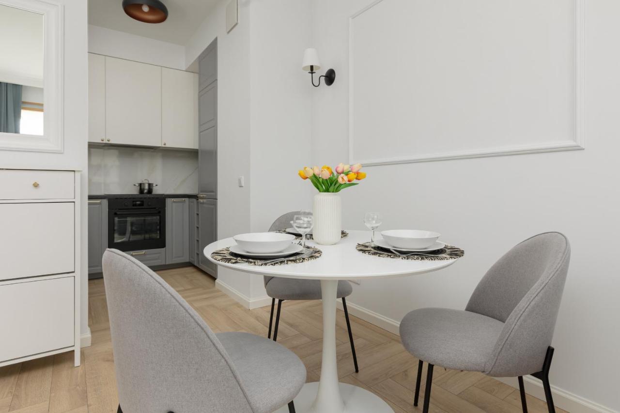 Stylish Apartment Kolejowa & Parking & Balcony By Noclegi Renters Varšava Exteriér fotografie